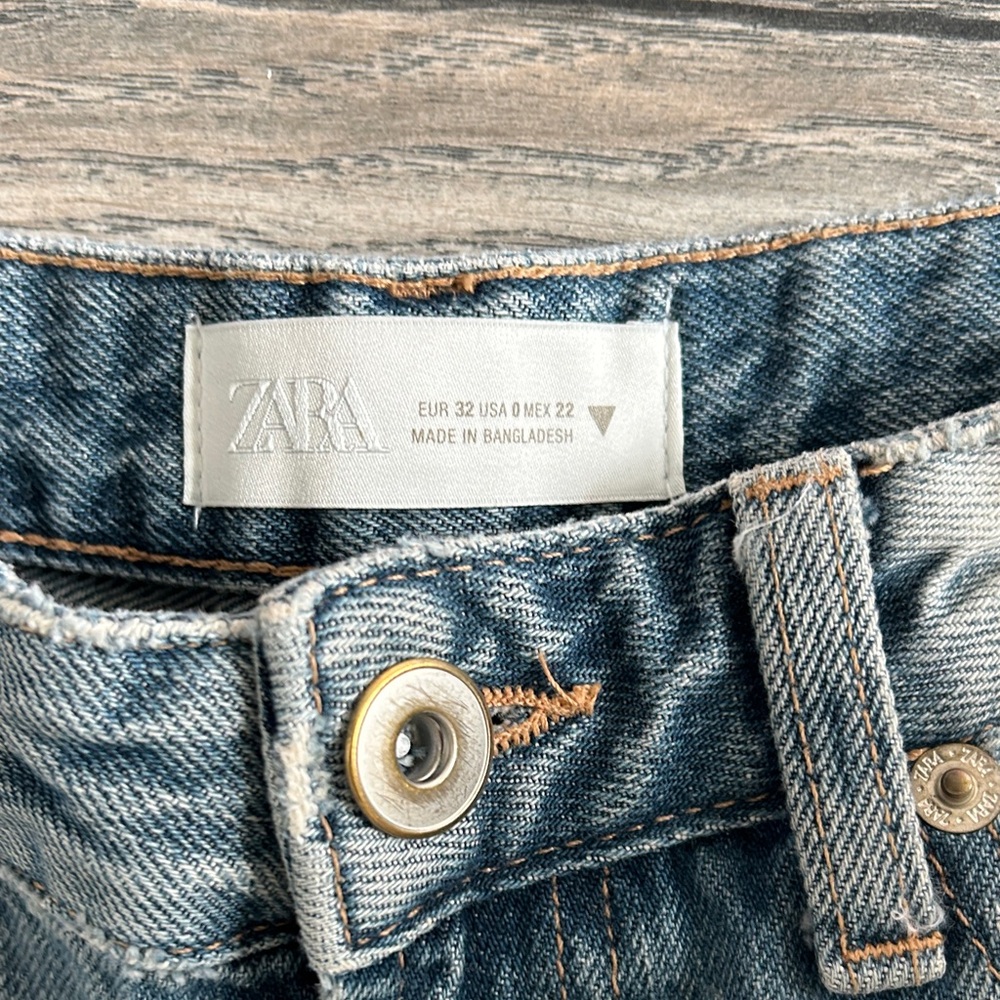 ZARA Faded Blue Denim Jeans with Contrast Stitching